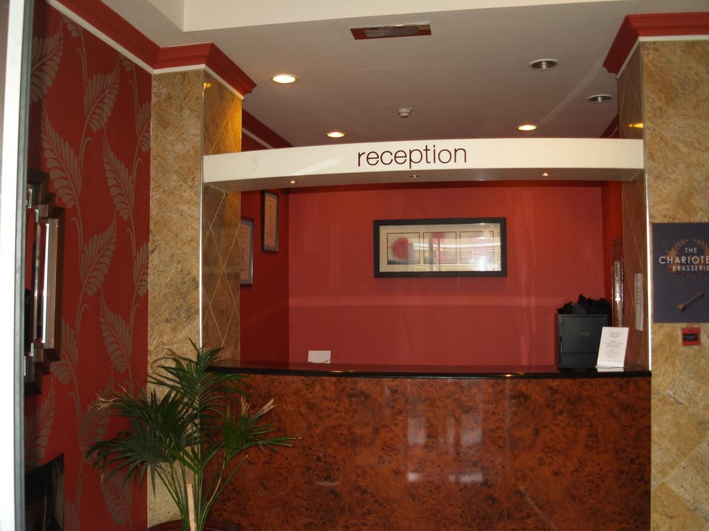 Antonine Hotel Falkirk Exterior photo